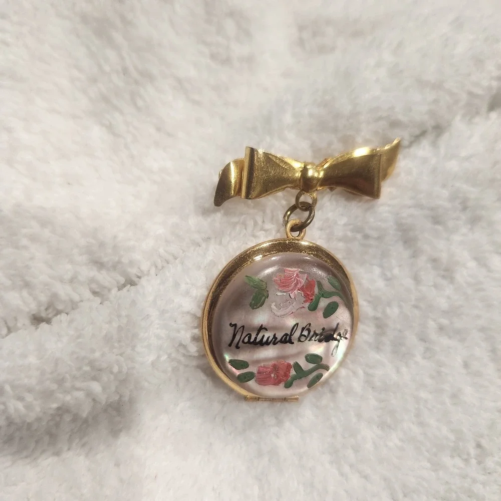Vintage Natural Bridge Virginia Souvenir Locket Brooch Gold Tone Bow Rose Floral